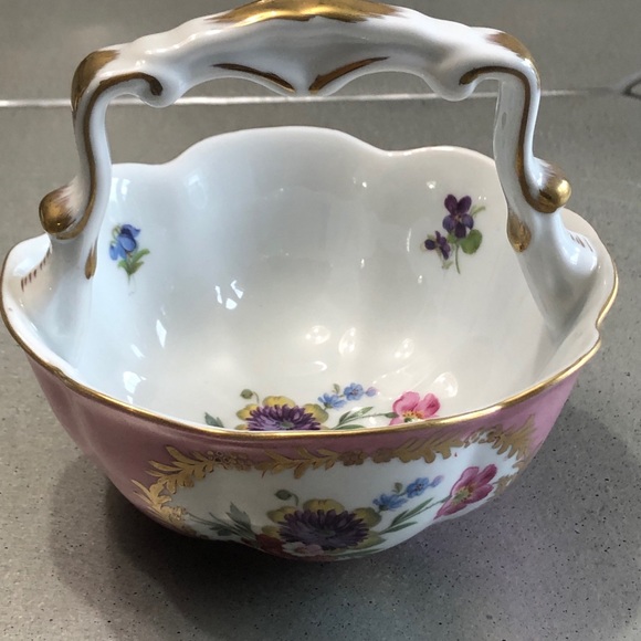 ELIOS Other - ELIOS Pink Candy dish w/handle /floral/elegant